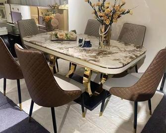 Luxury Two Bedroom Apartment. - Lagos - Dining room