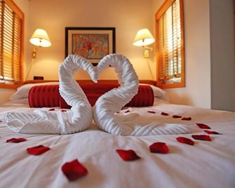 Beaujolais Boutique B&B at Thea's House- Adults Only - Banff