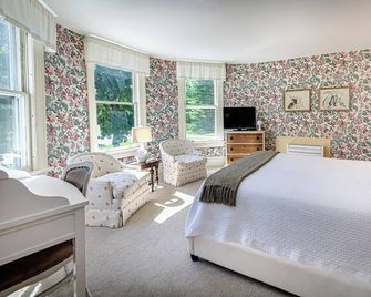 The West Lane Inn - Queen Room - Ridgefield - Bedroom