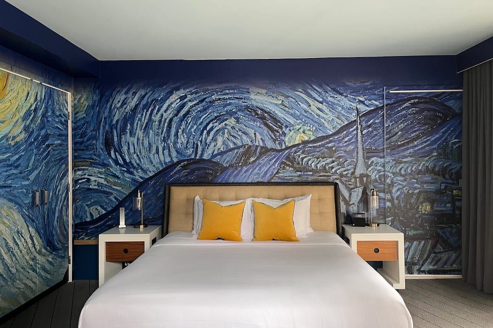 Bedroom view of Kimpton Schofield Hotel