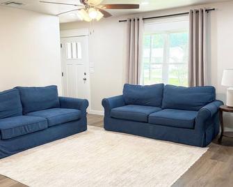 Lumberton Texas 3 bedroom 1 bath updated home - Lumberton - Sala de estar