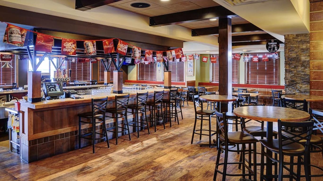 Lakeview Inns & Suites - Fort Saskatchewan