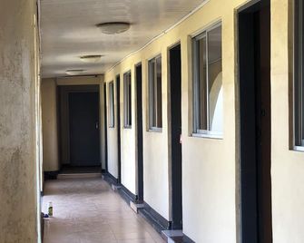 Kafubu Inn Guest House - Ndola - Hallway