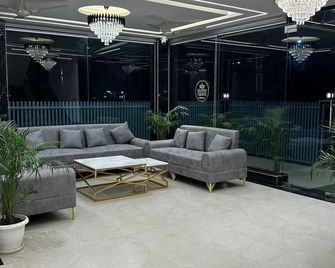The Crown Prince - Greater Noida - Lobby