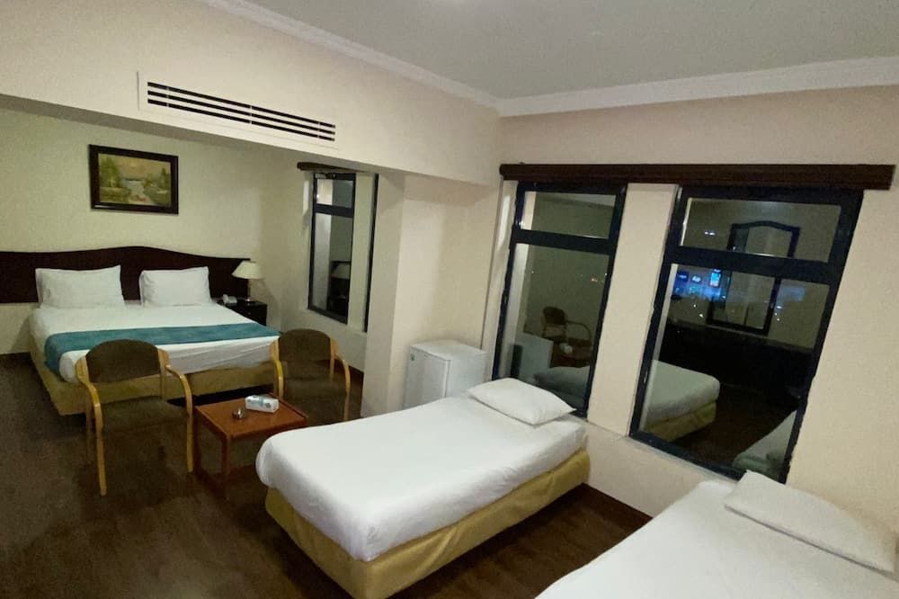 Rozana Hotel Suites thumbnail 3