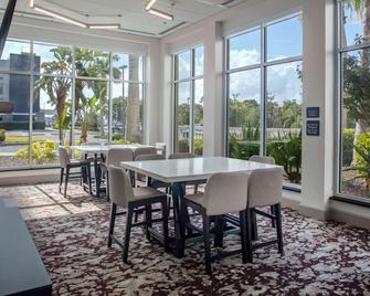 Hilton Garden Inn Sarasota-Bradenton Airport - סראסוטה - לובי