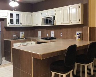 Pirate Palms-3bed & 2bath - Saint Andrew - Kitchen