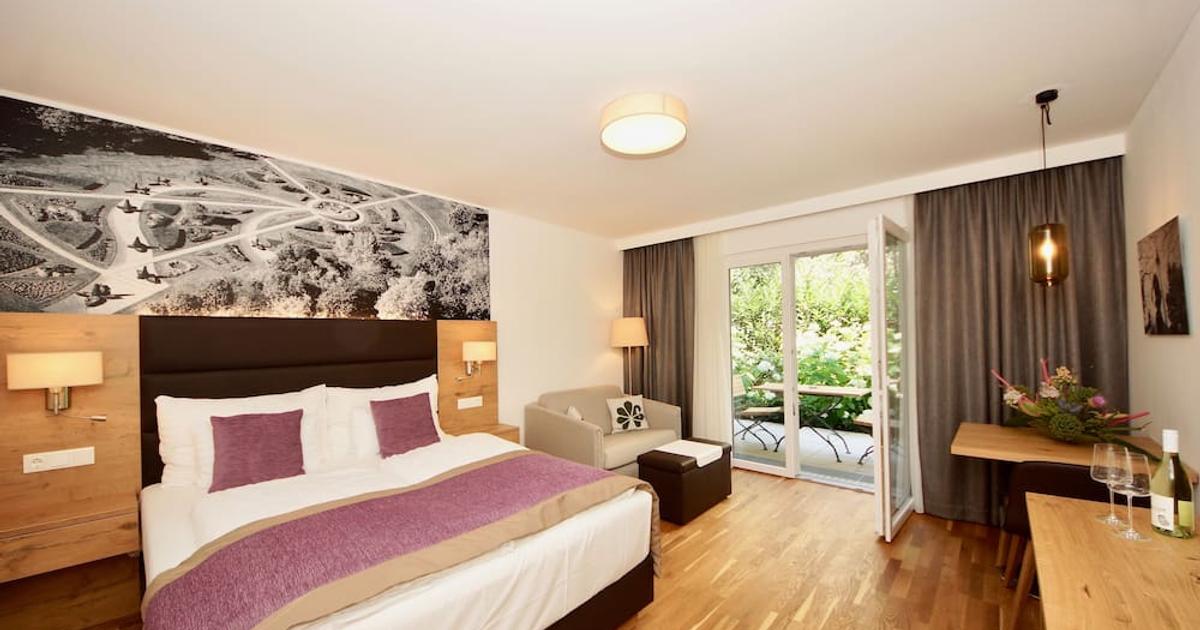 Wien Flughafen Nach Parks 73 Hotel www.hotelscombined.com