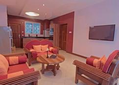 Cowrie Shell Beach Apartments - Mombasa