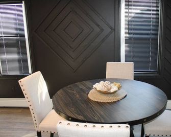 Beach Casino Shopping Resort 3 Bedroom Getaway Suite - Atlantic City - Ruang makan