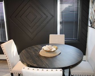 Beach Casino Shopping Resort 3 Bedroom Getaway Suite - اتلانتيك سيتي - غرفة طعام