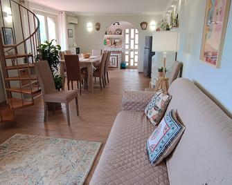Villa Artemis - Graniti - Sala de estar