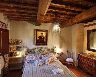 Elegant and spacious apartment with swimming pool near the Spa - Sassetta - Bedroom