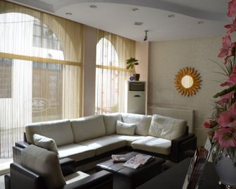 Ayvalik Palas Hotel - Ayvalik - Balcony
