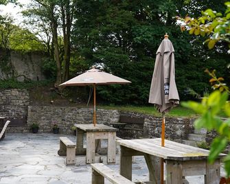 The Fox & Hounds Hotel - Okehampton - Patio