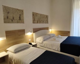 Ideal City Walk - Naples - Bedroom