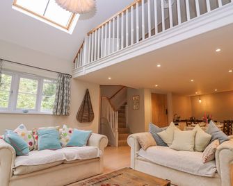 Bridge Studio - Salisbury - Living room