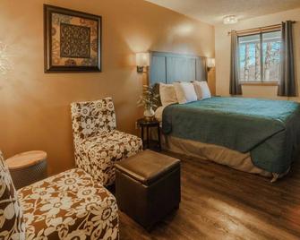 Shady Acre Inn and Suites - Branson West - Bedroom