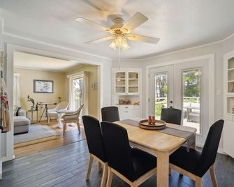 Three-Bedroom House - Fort Bragg - Comedor