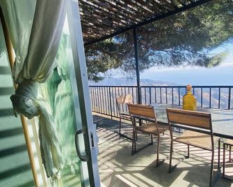 Hilltop Creative artists paradise day art studio (casting-production-recording) - Malibu - Balcony