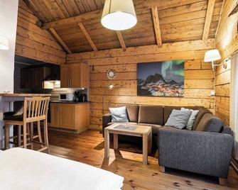 Eliassen Rorbuer - Reine - Wohnzimmer