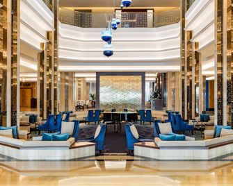 The Diplomat Radisson Blu Residence - מאנאמה - לובי