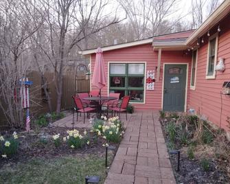 Betty Lous Garden - Nashville - Innenhof