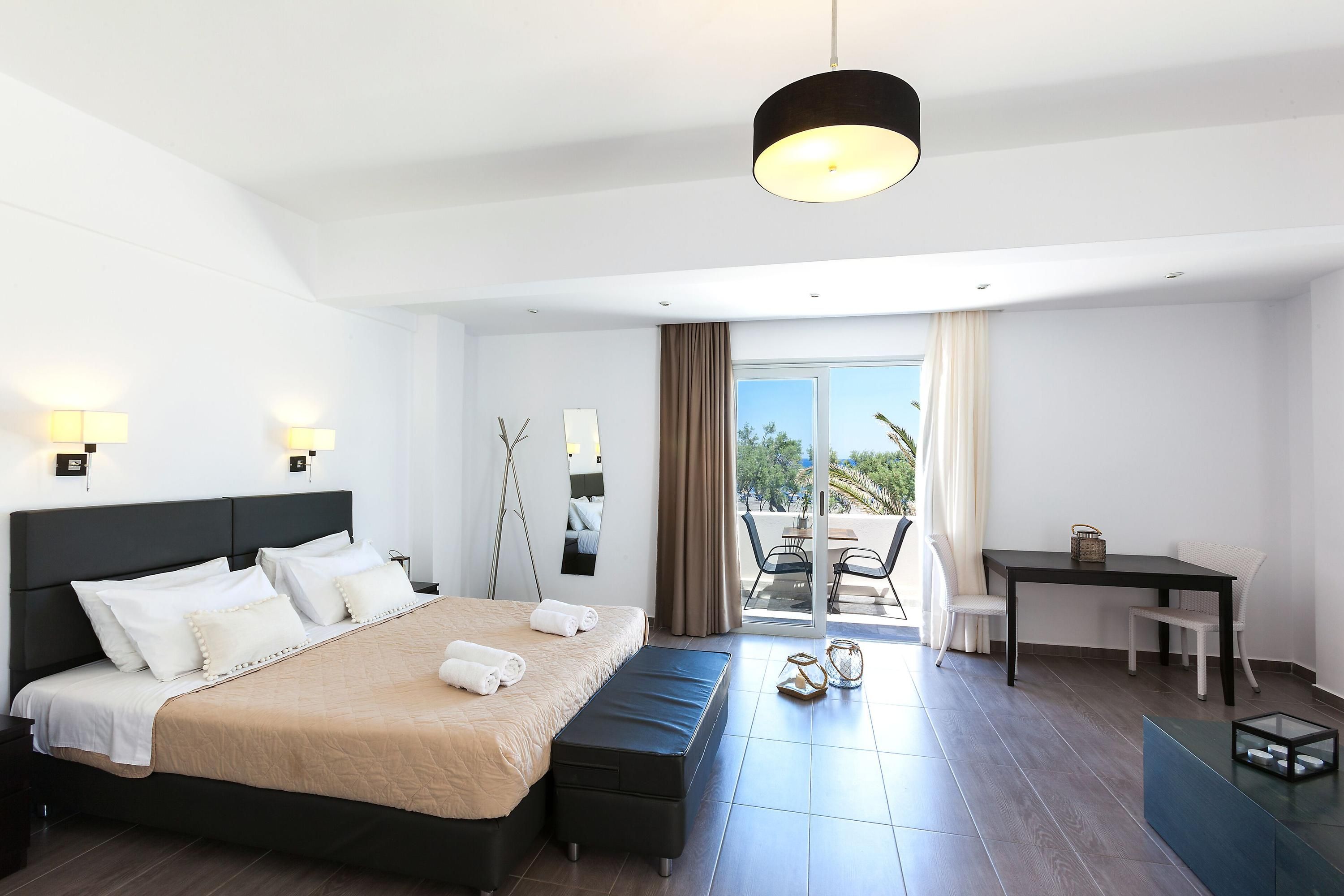Memories Beach Hotel - Monolithos