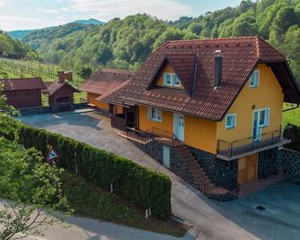 Holiday Home Lanita with Amazing Views - Leskovec pri Krskem - Edificio