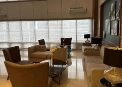Breeze Residences - Manila Bay View - Manila - Lounge