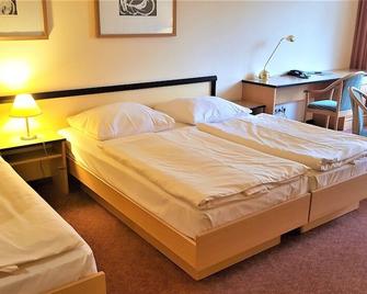 Hotel Am Weberplatz - Dresden - Slaapkamer