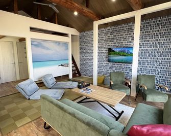 روش أواجي جابي - سيسايد هوليداي هوم - أواجي - غرفة معيشة