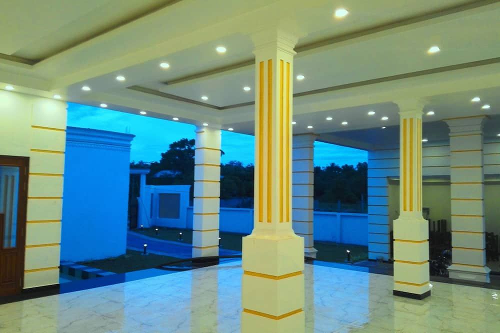 Hotel Golden Ray - דאמבולה - לובי