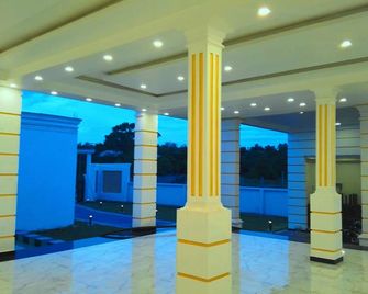 Hotel Golden Ray - דאמבולה - לובי