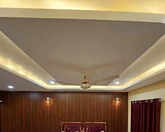Hotel Bombay Regency - Pachmarhi - Slaapkamer