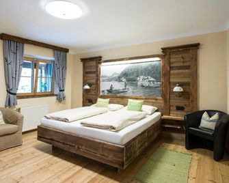 Landgasthof & Restaurant Batzenhäusl - Sankt Gilgen - חדר שינה