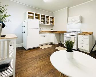 “Cozy Up” Suite - Augusta - Kitchen