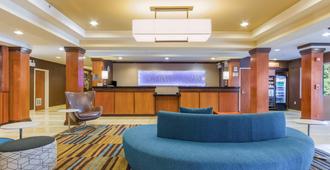 Fairfield Inn & Suites by Marriott Columbia - Columbia - Front desk
