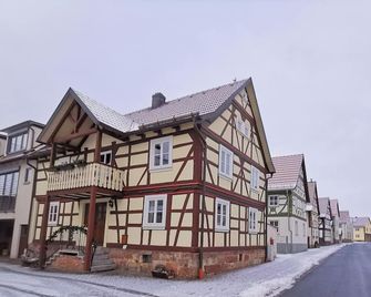 Gemütliche FeWo im Fachwerkhaus - Schönau an der Brend - Building