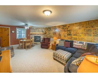 Lovely Lake Retreat for Family Fun on Daggett Lake - With Guest House - Crosslake - Sala de estar