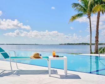 Sandpiper Bay Resort - Port St. Lucie - Pool