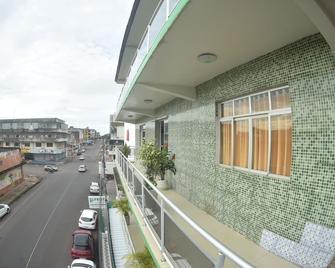 فروتا بالاس هوتل - ماكابا - شرفة