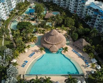 Beach Apartment Nikki Steps From The Sea - El Farallón del Chirú - Piscina