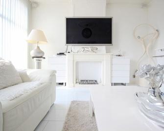 White Luxury Penthouse in City Centre - Amsterdam - Living room