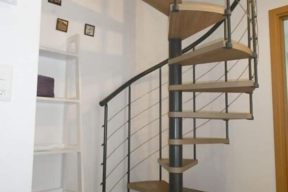 Apartment Chalet La Muntaniala by Interhome - Grindelwald - Trappen