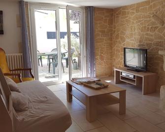 F3 Apartment in house famlliale - Lattes - Wohnzimmer