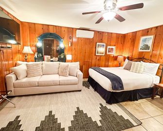 Park like cabin perfect for Parents with two children - Three Rivers - Bedroom