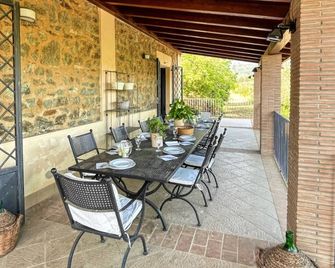 VILLA in 8 ettari di campagna, a 20' dal mare - Pianopoli - Patio