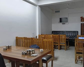 Hotel Annapurna Regency - Mirzāpur - Restaurant