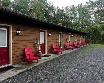 Birch Point Resort Condo #17 - Nelson Lake, Hayward Wi - Hayward - Binnenhof